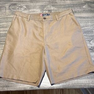 Chaps Men’s Brown Flat-Front Stretch Dress Shorts